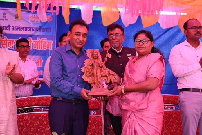 प्रशासनाने ‘रेग्युलेटरी’ नव्हे तर ‘डेव्हलपमेंट मोड’मध्ये काम करावे; प्रत्येक घरापर्यंत योजनांचा लाभ पोहोचविणार